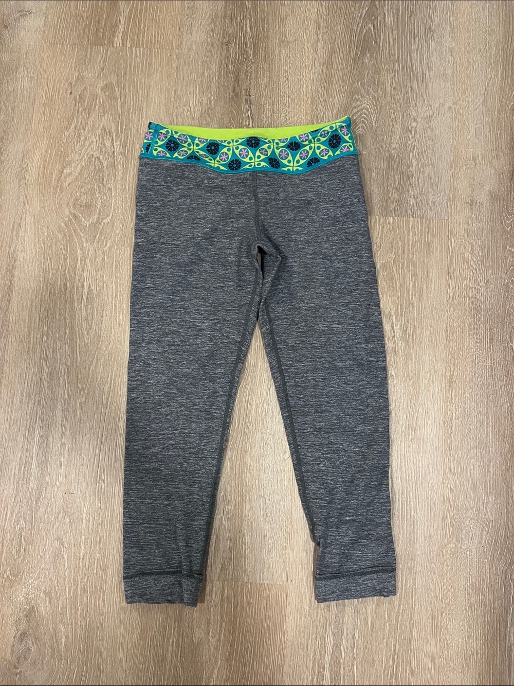 Girls' reversible Grey Capri Leggings